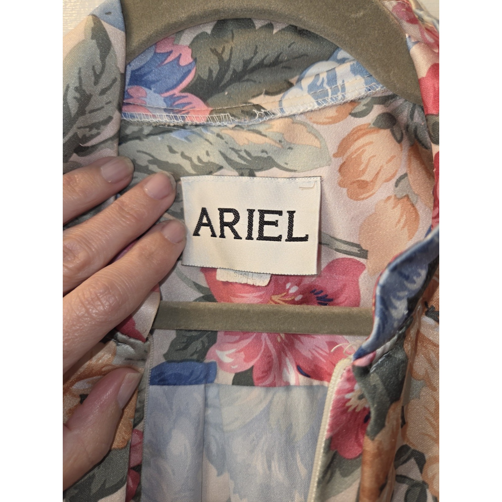 Vintage Ariel Housecoat Long Robe Floral Pink Blue Yellow Cream Zip. Small — image 4 of 6